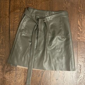Aritzia Wilfred free leather skirt